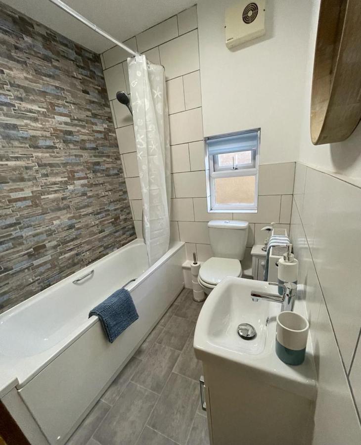 Apartmán Harbour Loft! Newly Refurbished 3 Bed Flat! Burry Port Exteriér fotografie